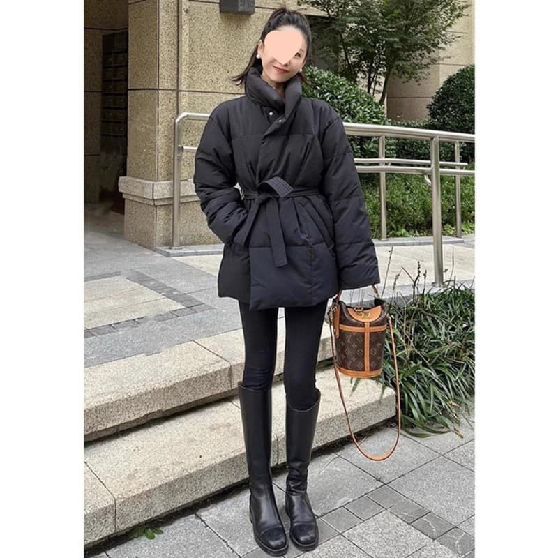 Fashion Black Cotton Coat 2024 Korean Style New Waist-Tightening Winter Coat for Petite Women, Slimming and Versatile Outerwear