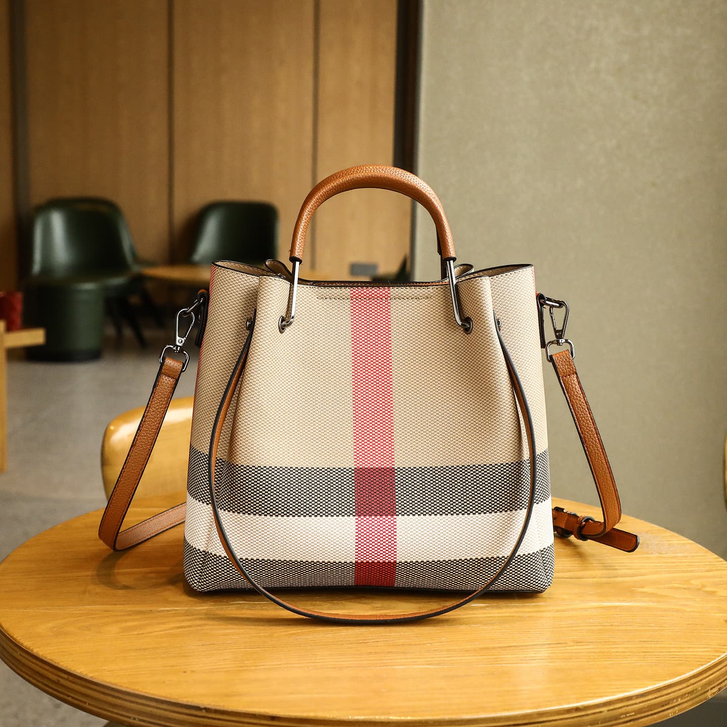 Bucket bag for women 2025 new style genuine leather high-end color matching large capacity tote bag plaid portable shoulder bag for women