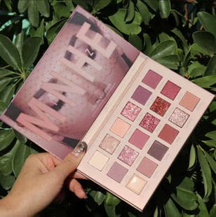 Cross-border 18-color Desert Rose Eyeshadow Palette, 18 shades earth tones, multi-use colorful, ins-style trending keywords