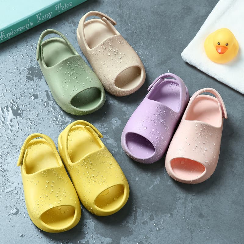 Coconut sandals for boys, children, and older kids, summer style, parent-child shoes, comfortable and trendy beach shoes, girls' non-slip outdoor wear.