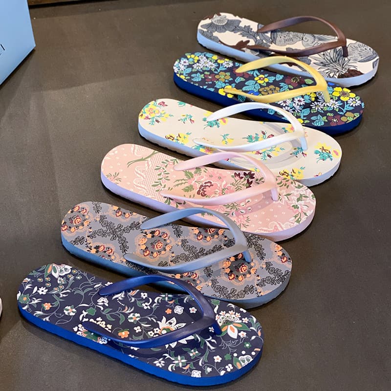 In Stock Casual All-Match Flip-Flops Women's Summer Cute Flower Outer Wear Thick-Soled Small Fashionable Sandals and Slippers Ins Trendy