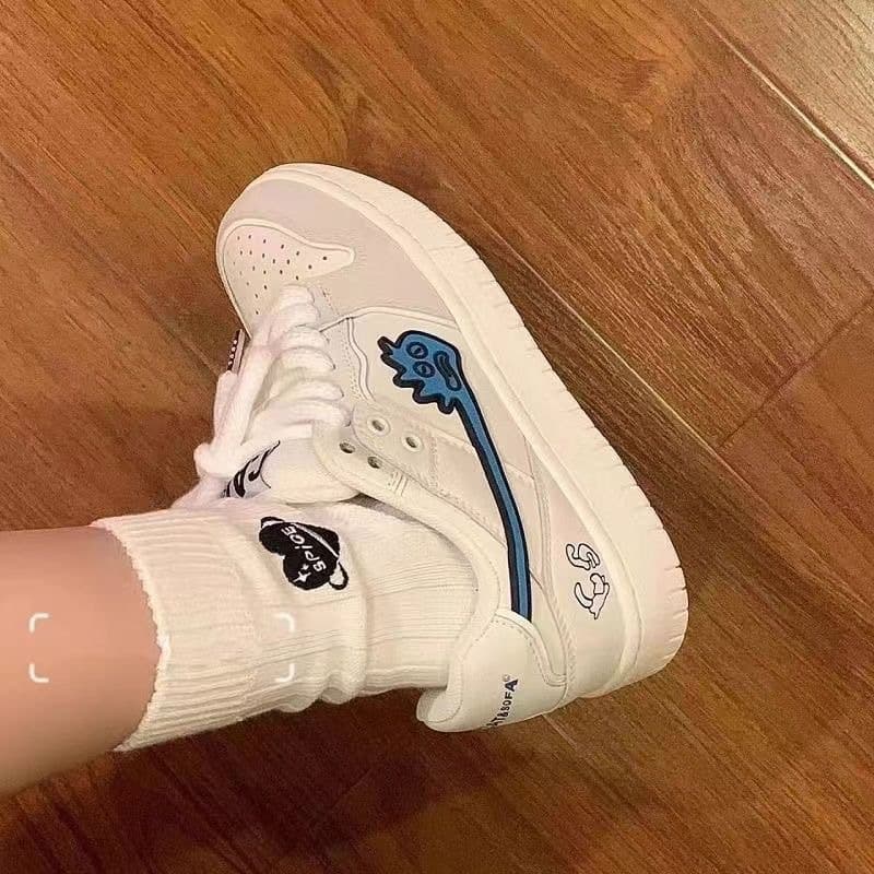 Versatile White Shoes for Women 2026 Spring/Autumn Thick Sole Casual Student Sneakers Ins Trendy Board Shoes Campus