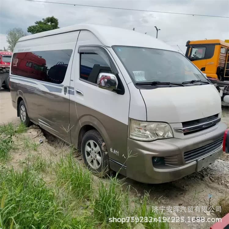 Premium Toyota Hiace 14-seat coach export vehicle business commuter vehicle small and medium-sized bus factory shuttle