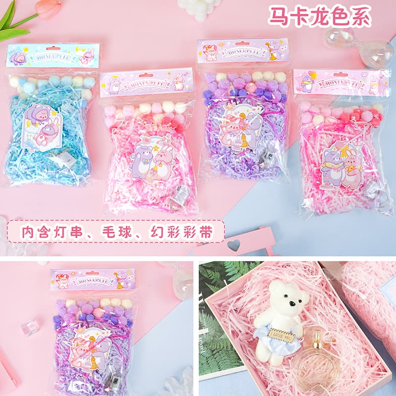 Hundred-piece jam and bulafi grass (including string lights), macaron-colored string lights with pom-poms, iridescent bags, bulafi grass