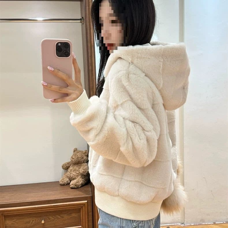 Lazy-looking faux mink hooded short jacket, apricot soft fur coat for women
