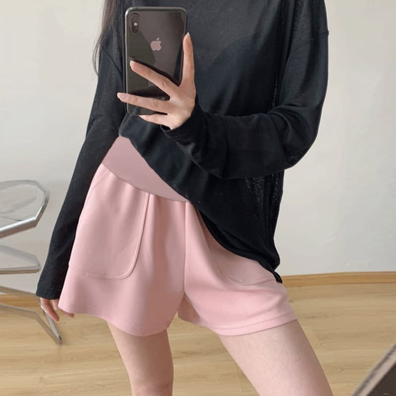 Maternity pants 2024 summer new thin milk leather pants casual fashion internet celebrity shorts A-line workwear maternity shorts
