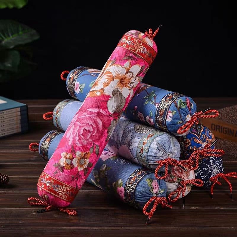 Manufacturer supplies buckwheat hull candy cylindrical pillowcases and round rod pillowcases for adults, home use, and dormitories.