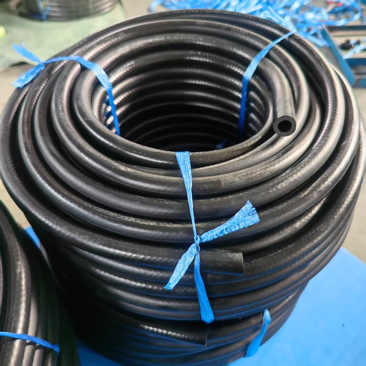 Nitrile Rubber Oil-Resistant Hose Braided Fuel Transfer Diesel Gasoline Hose Automotive Fuel Hose