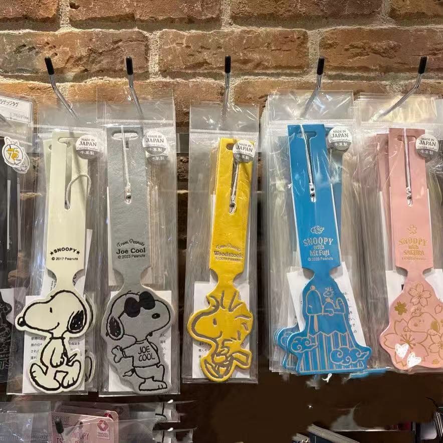 In Stock Japanese Style Cartoon Snoopy Luggage Tags Cute Creative Travel Bag Hangers Suitcase Tags