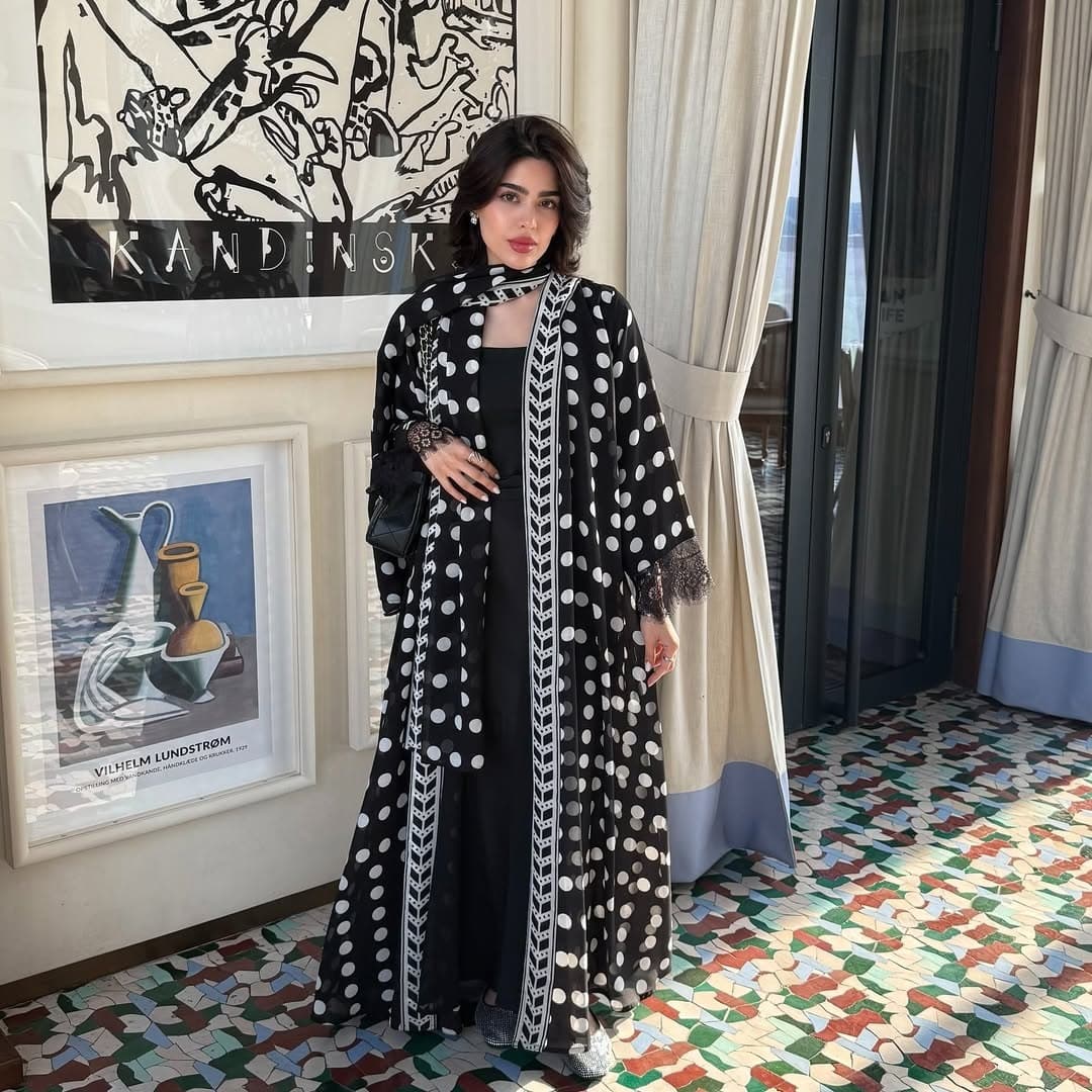 MQ273 Modest Fashion Chiffon Printed Polka Dot Sleeve Lace Trim Outerwear with Headscarf