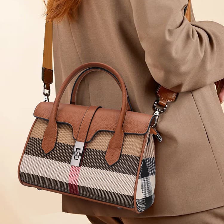 Source factory Genuine leather women's bag processing High-end women's bag processing Genuine leather crossbody bag processing