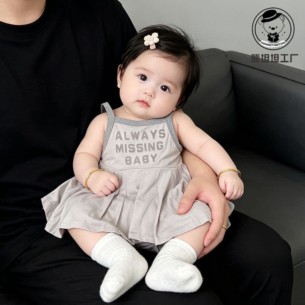 Baby clothes, summer suspenders, jumpsuits, baby girl's one-month-old 100-day princess dress, summer one-year-old banquet skirt