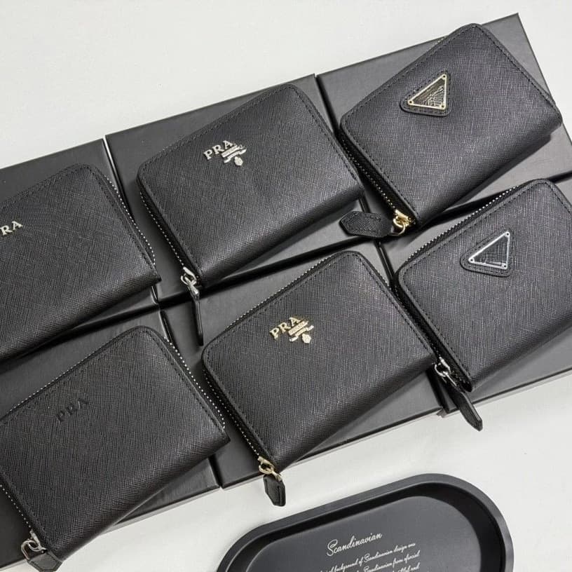 P-Style Card Holder Triangle Logo Gold Lambskin Zipper Portable Versatile Card Holder Multi-Slot Wallet Card Holder