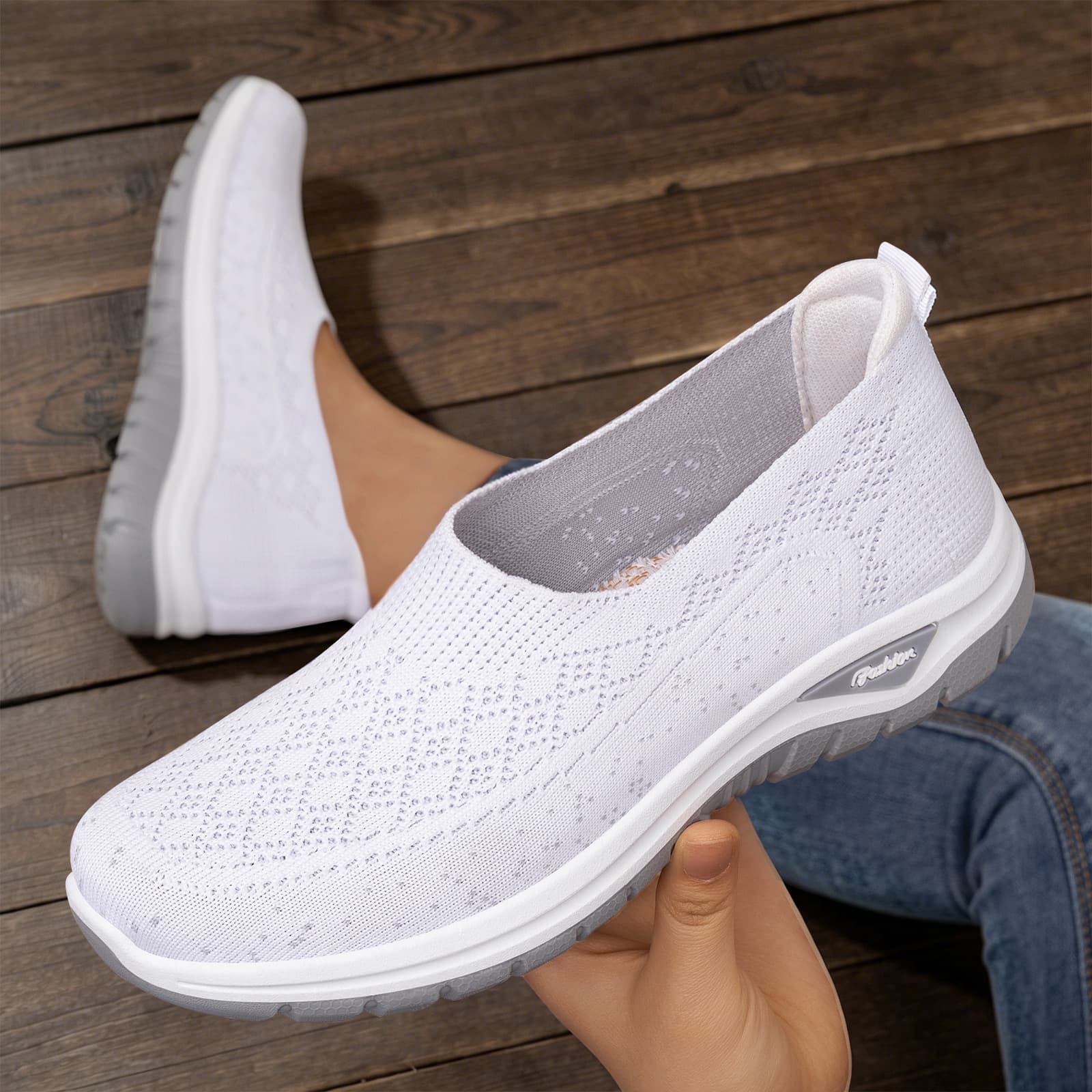 Women's Casual Shoes 2026 New Style Cross-border Drop Shipping Knitted Breathable Slip-on Walking Shoes for Moms