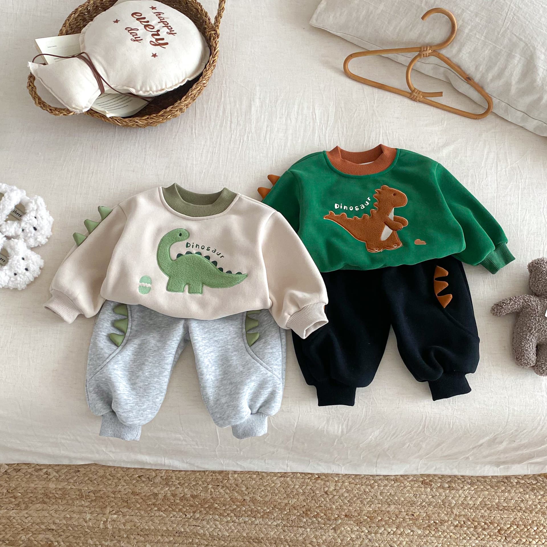 [No Returns, No Exchanges] Children's Fashionable Dinosaur Sweatshirt Xiao Zuo Xiao You Winter Boys Korean Style Patch Plus Velvet Pullover