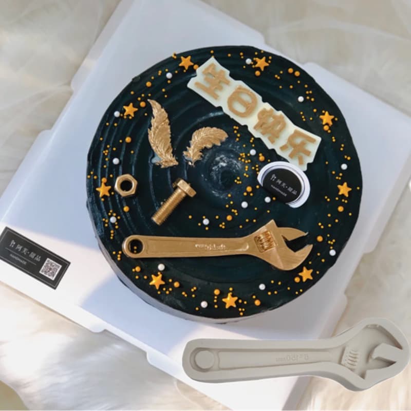 New Simulation Hardware Wrench Screw Scissors Silicone Mousse Cake Mold Funny Toolbox Chocolate