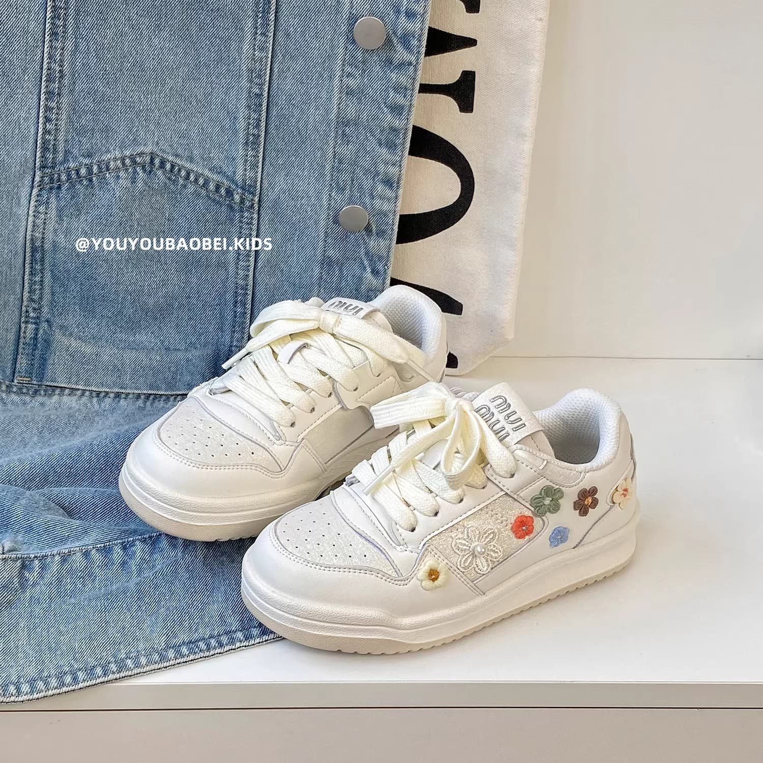 Girls' White Casual Shoes Spring Sneakers Floral Princess Board Shoes Soft Sole Versatile for Middle and Older Children