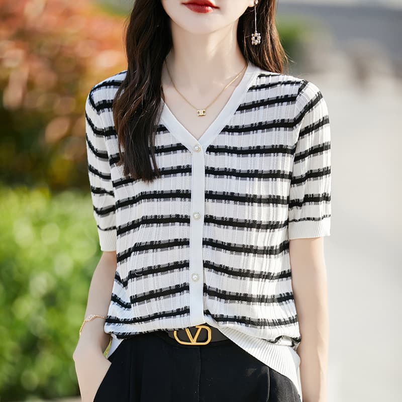 Summer new style curved v-neck striped knitted short-sleeved T-shirt for women, loose, slim and versatile half-sleeved top to reduce age