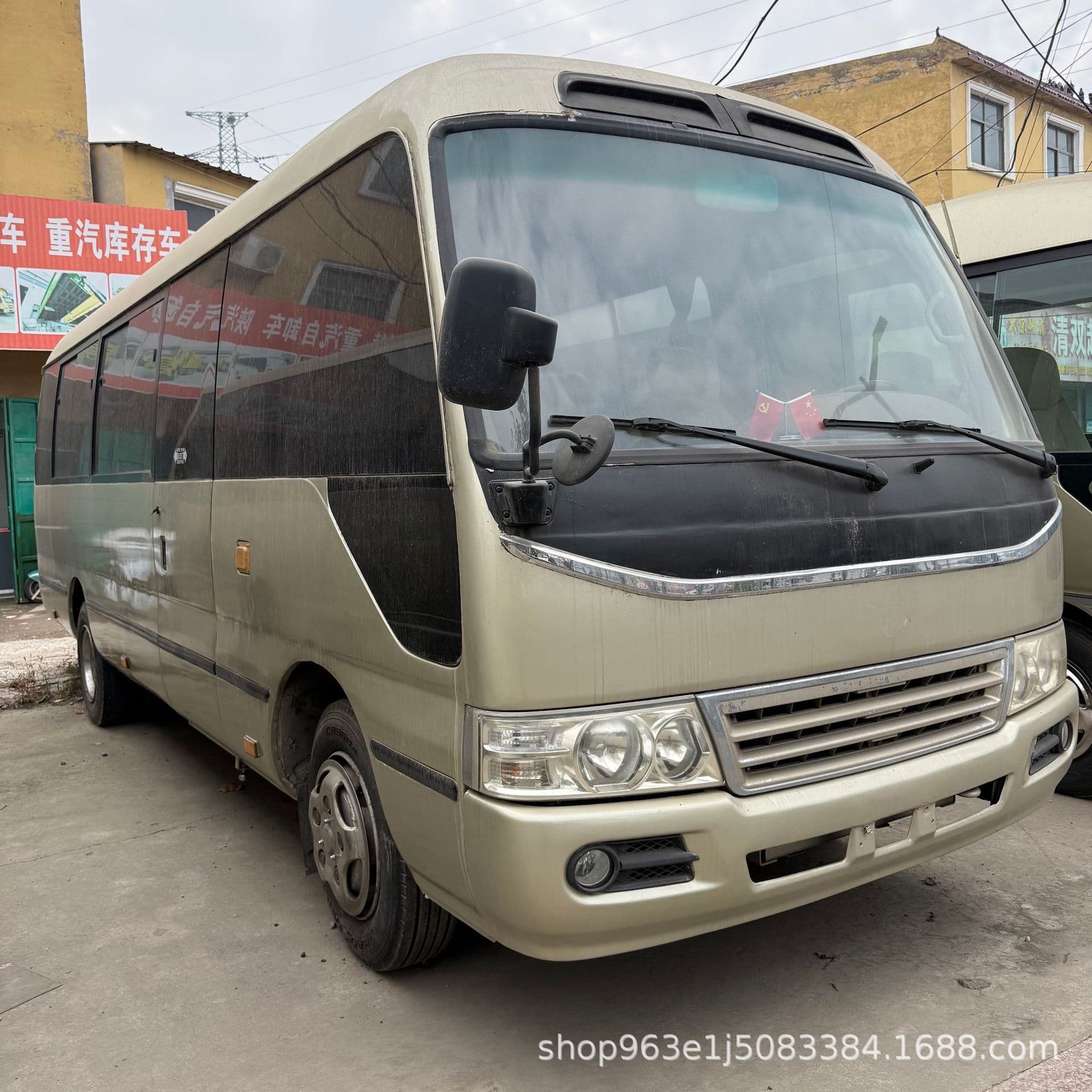 Cross-border export of used Toyota Coaster (China III emission standard, 30 horsepower engine, 23-seater Toyota commercial vehicle)