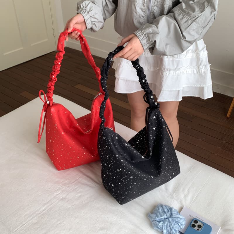 Niche design star armpit bag for women 2026 new pleated shoulder bag commuter bag high-end versatile canvas bag