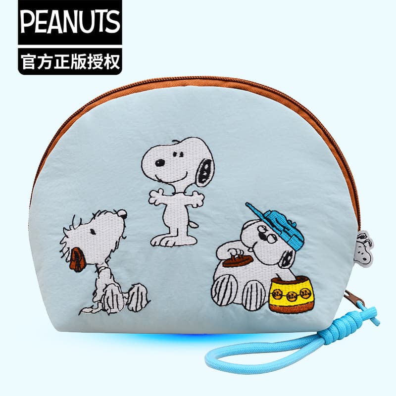 Genuine cartoon Snoopy SNOOPY cotton-filled quilted embroidered shell storage bag cosmetic bag hand bag wrist bag