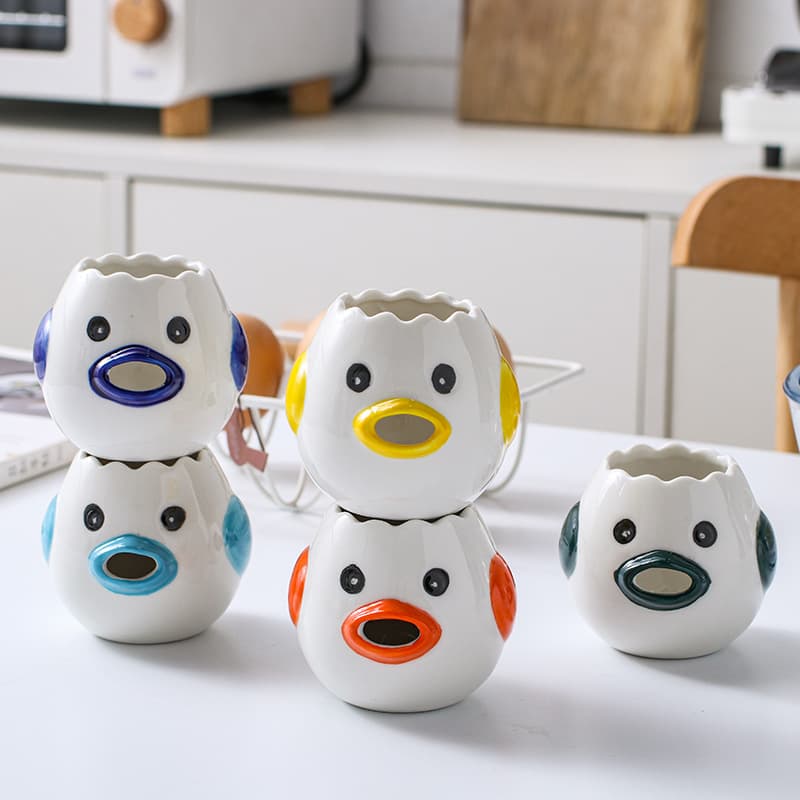 Nordic Creative Ceramic Egg White and Yolk Separator, Household Egg Liquid Filter, Easy-to-Clean Baking Tool