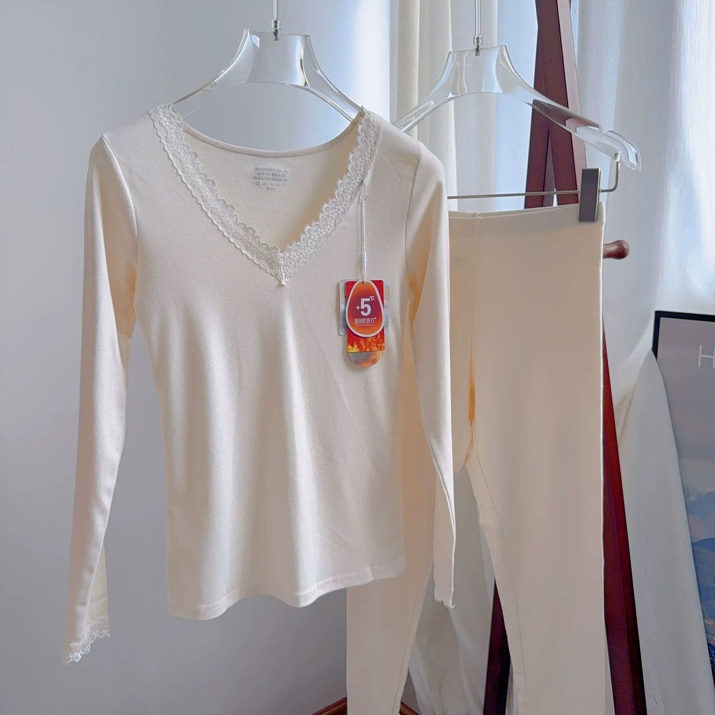 Wool Silk Set Autumn Winter Fashion New Sexy Lace Trim V-Neck Long Sleeve Brushed Comfortable Warm Set