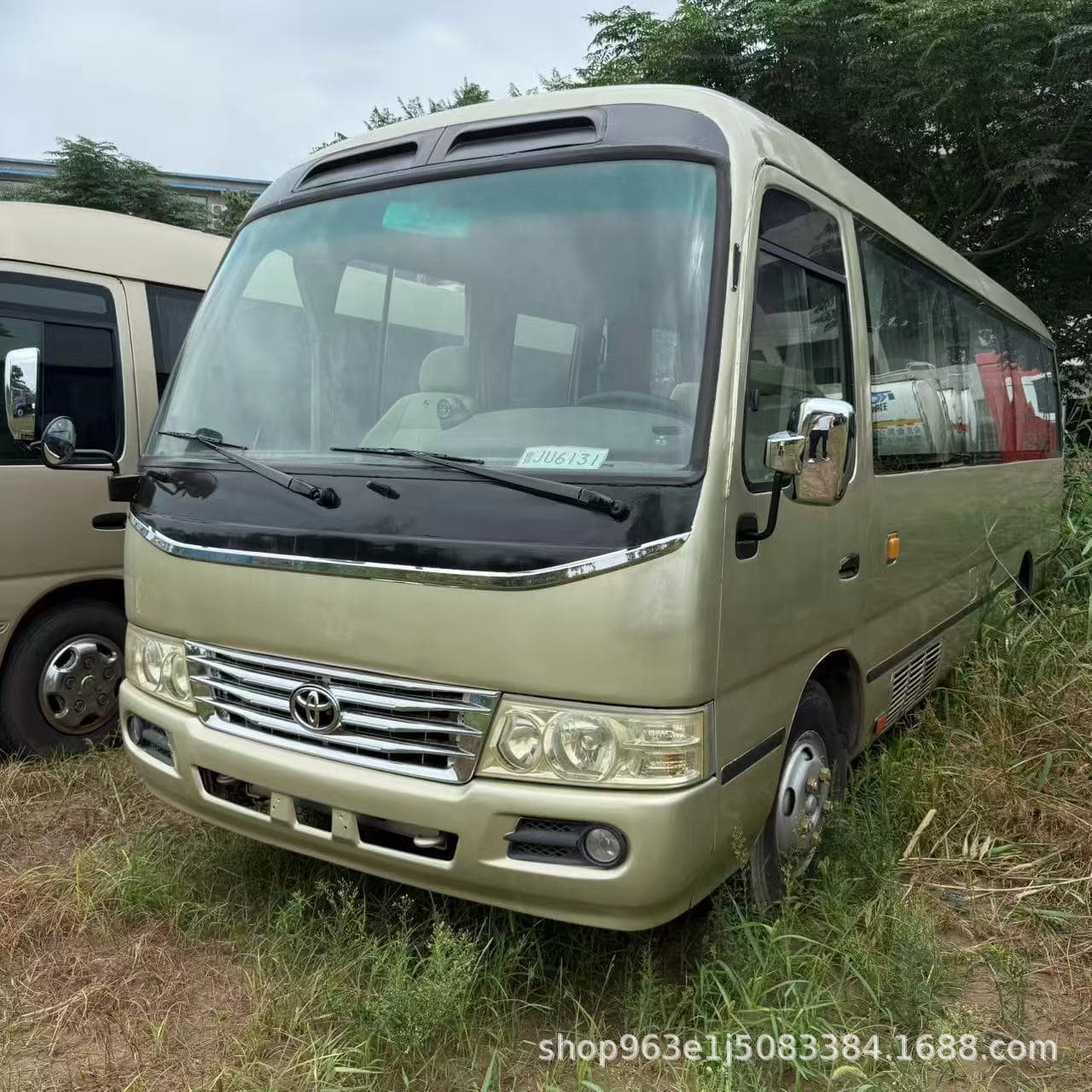 Cross-border Export Used Toyota Coaster 19-23 Seater Luxury Commuter Bus Euro 3 Emission Minibus