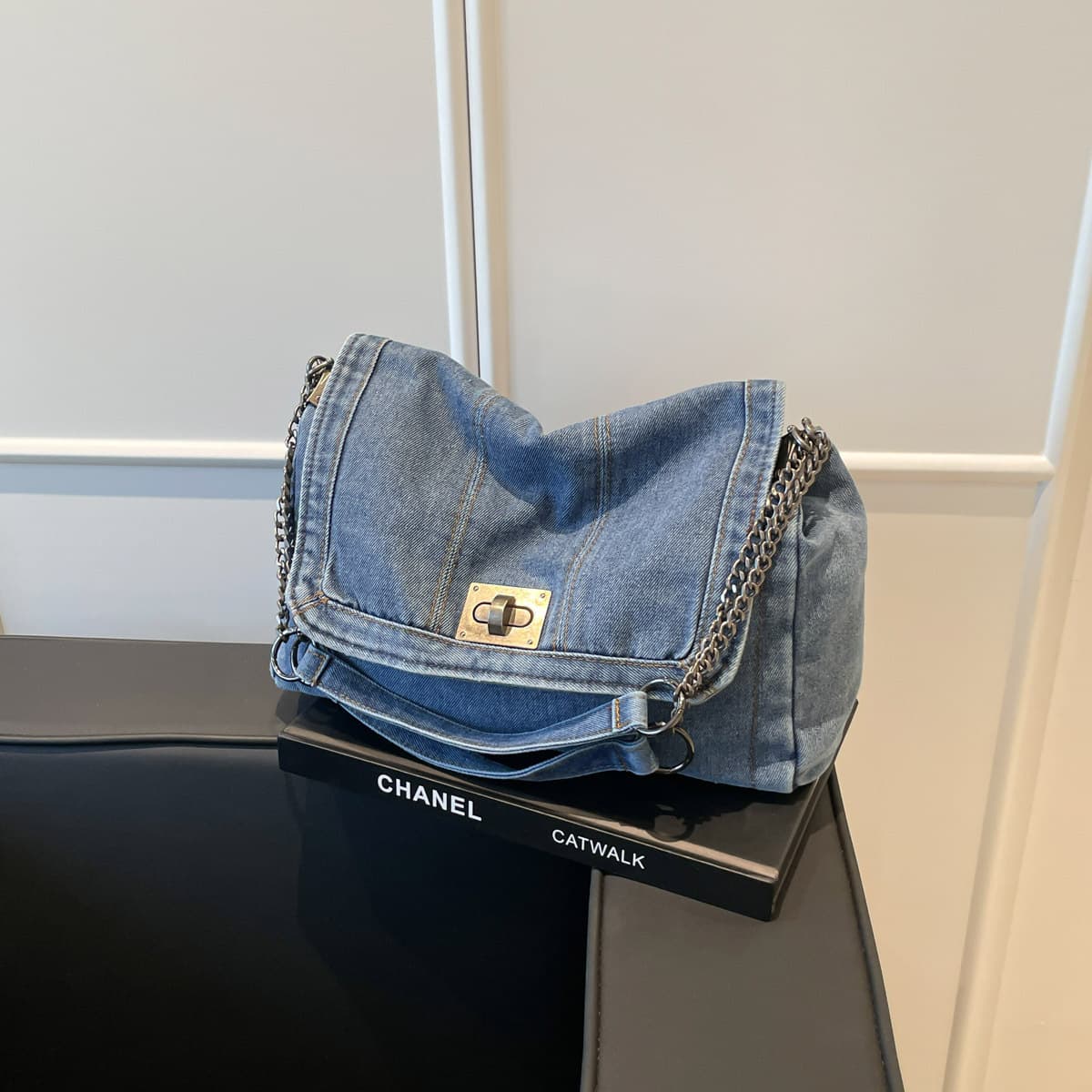 2025 Fall New Fashion Chain Bag Large Capacity Tote Bag Shoulder Crossbody Bag Wholesale Denim Bag for Women