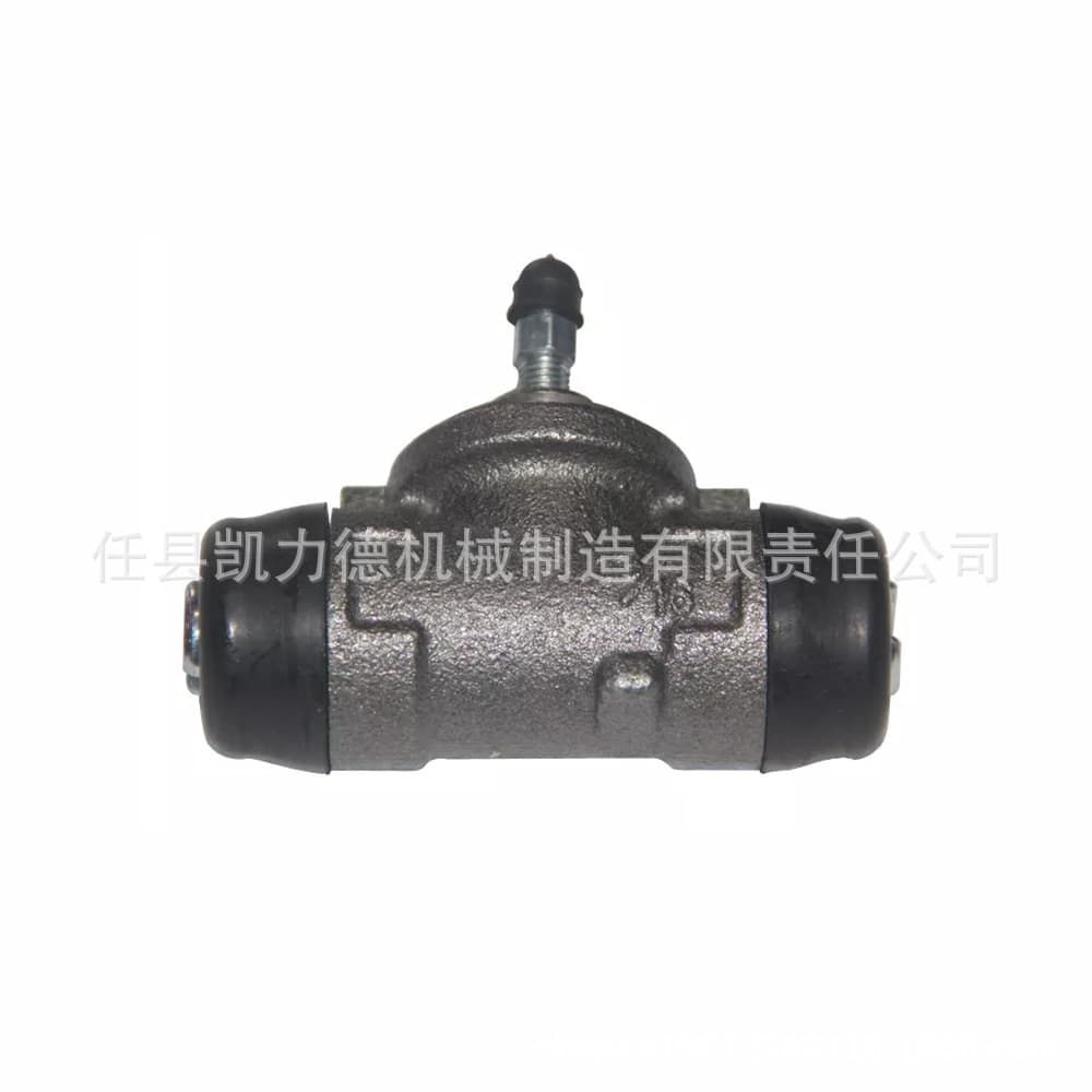 Foreign trade hot-selling car brake cylinder suitable for Mazda OE UC2R-26-610 UC2R26610