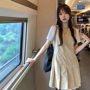 French Chic Academy Style Vest Dress for Women, Summer 2026 New Arrival, Petite Fit, Waist-Cinching Sleeveless Pleated Dress
