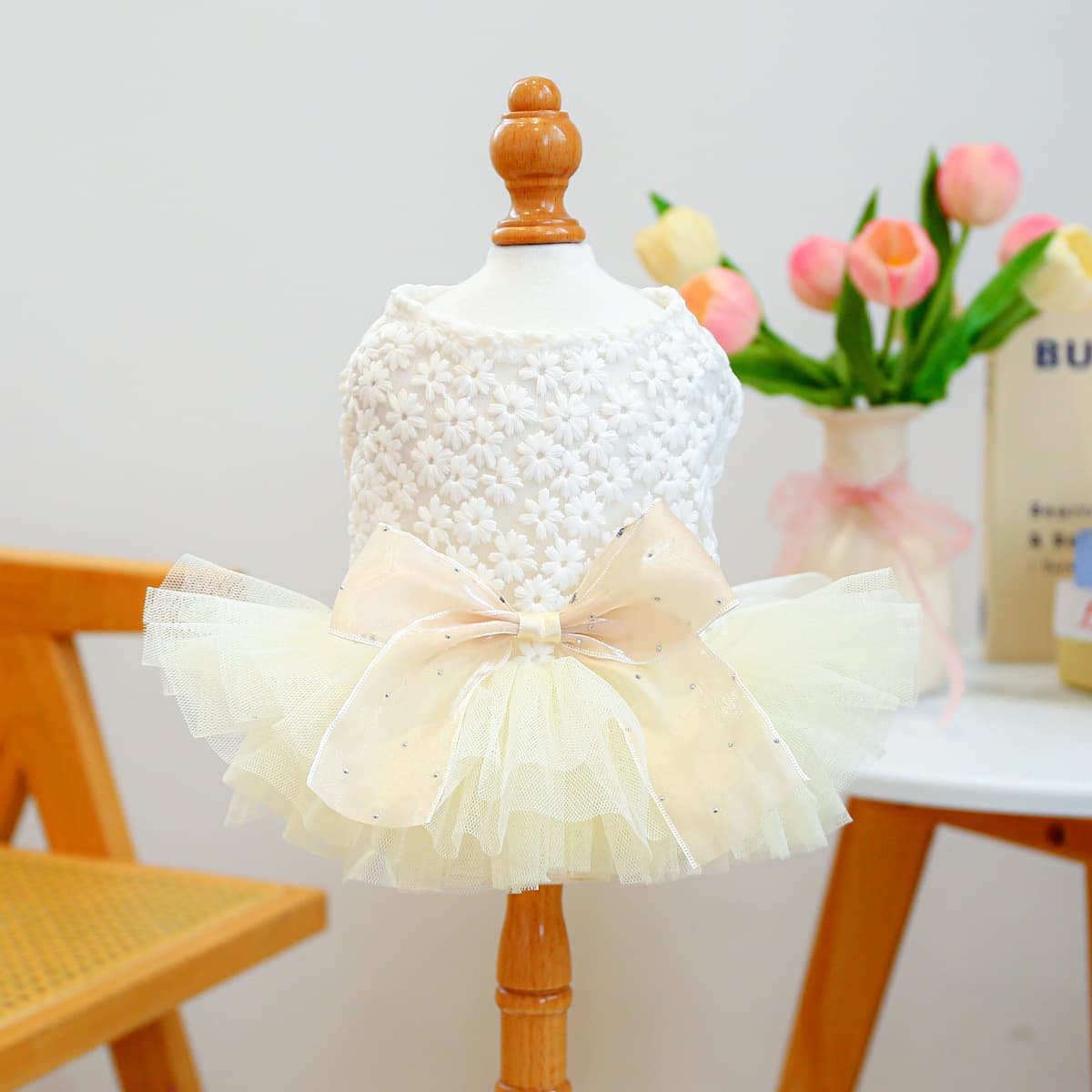 In-stock pet dresses, wholesale pet clothing for spring and summer, thin-style dog and cat wedding dress collection