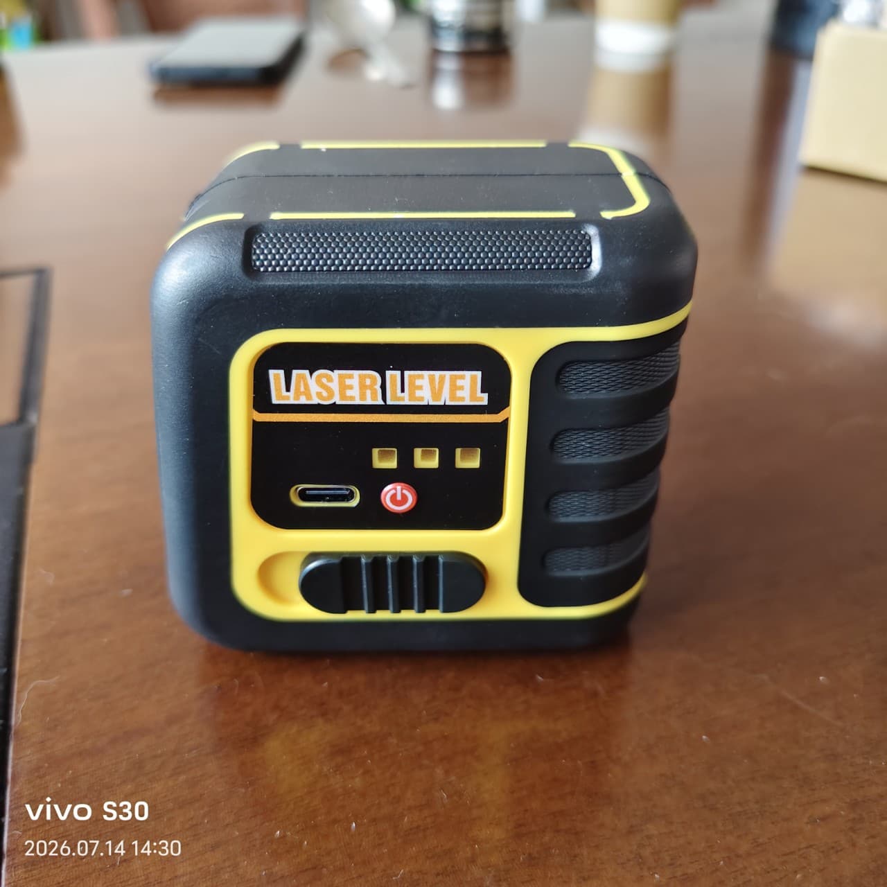 Cross-border 2-line cast line meter laser level meter strong light level meter outdoor special automatic leveling laser level meter