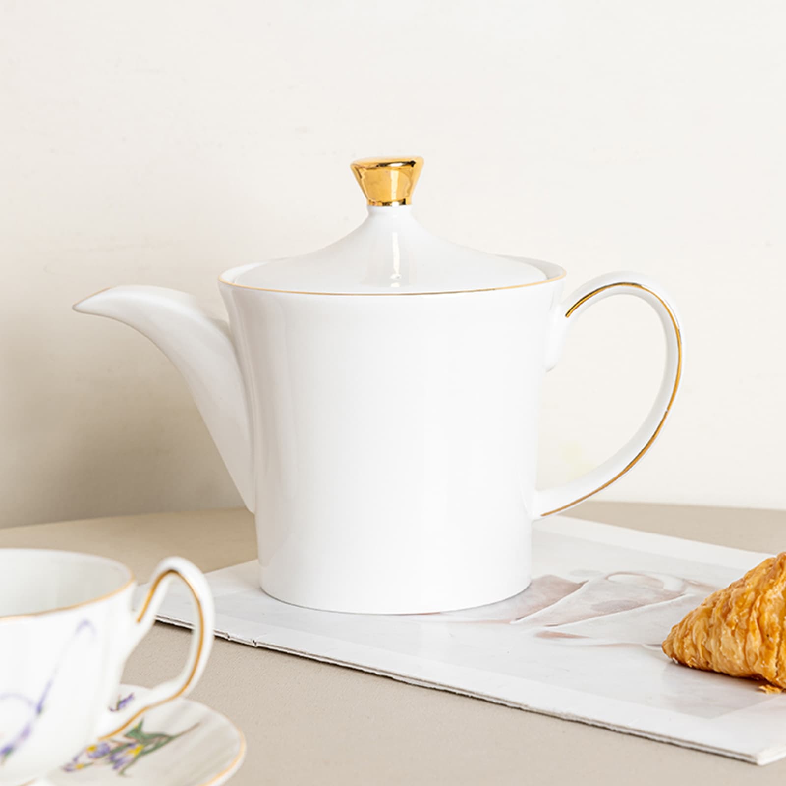Pure White Jade Porcelain Teapot, Ceramic Single-Piece Large-Sized Tea Brewing Vessel for Home and Office Use, Kung Fu Tea Set with Gold Detailing