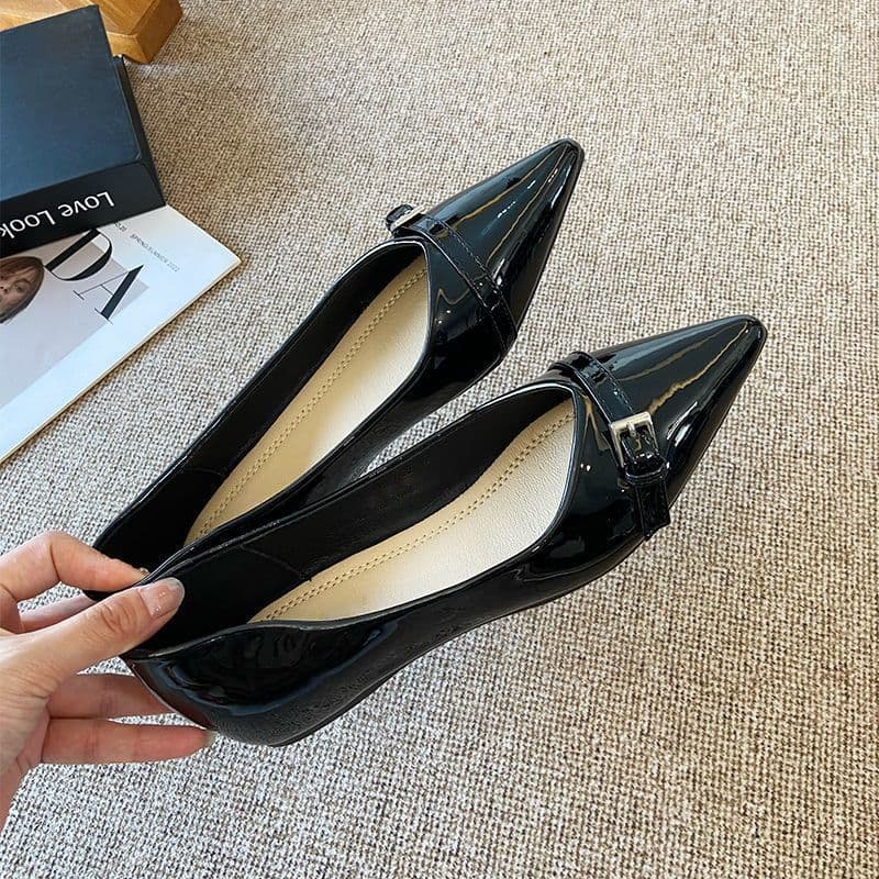2026 Autumn New Comfortable Commuter Shoes Chunky Heel Women's Flats Pointed Toe Shallow Mouth Women's Shoes Fashion Versatile Loafers