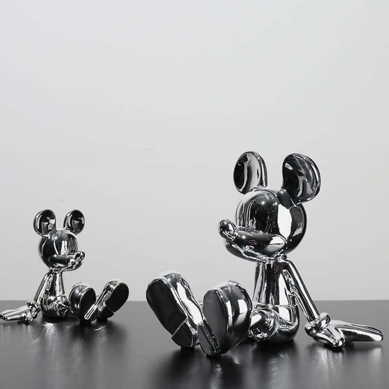 Sitting Mickey Resin Luxury Ornament for Home Living Room TV Cabinet Entryway Wine Cabinet Decoration Creative Desk Coffee Table