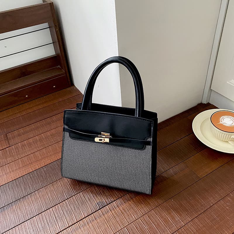 2026 Summer New Fashion Bag Stylish Minimalist Handbag Elegant Shoulder Crossbody Bag Minimalist Fashion Small Square Bag for Women