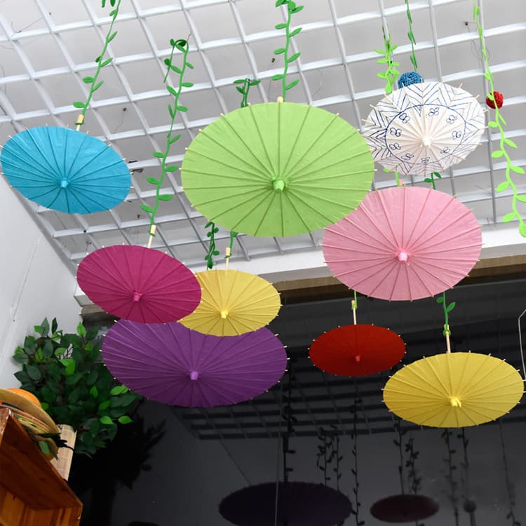 DIY painted oil paper umbrella, kindergarten corridor and classroom hanging decoration, children's creative handmade doodle blank umbrella
