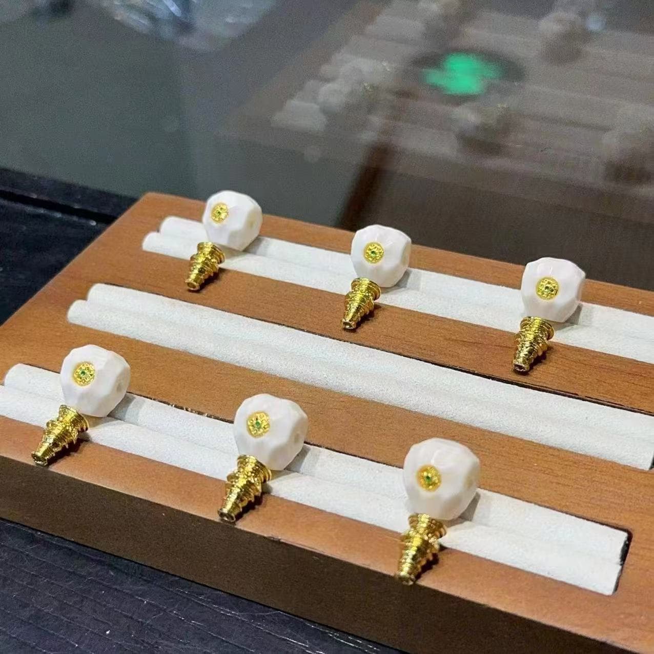 Camel Bone Carving Golden Label Formless Three-Way Connector, Accessories for Handstrings and DIY Ornaments
