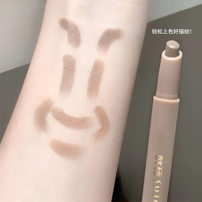 Double-ended facial contouring pen outlines nose shadow and modifies face, depicts natural three-dimensional bones and brightens