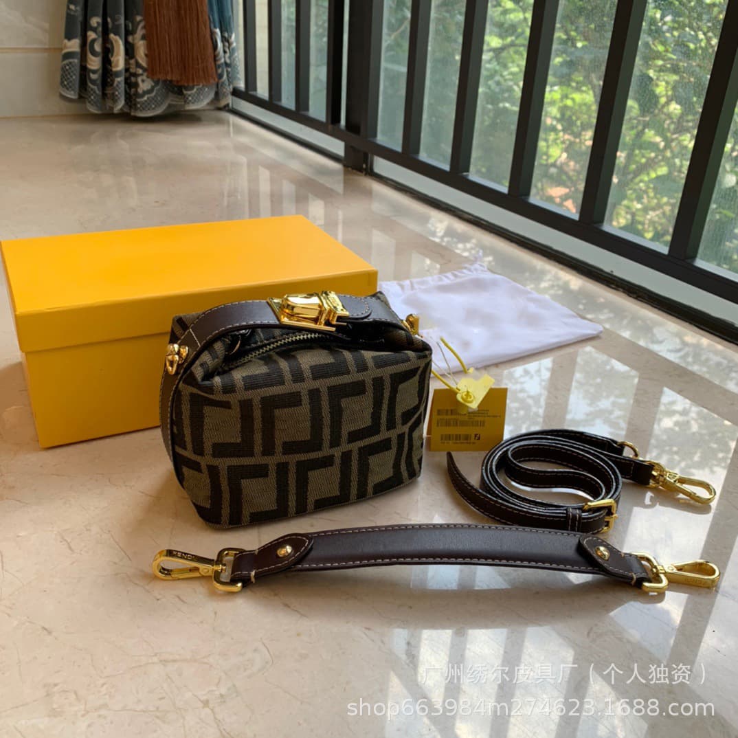 2025 Second-hand vintage lunch box bag FF presbyopic pillow bag mini shoulder crossbody bag min portable women's bag trendy