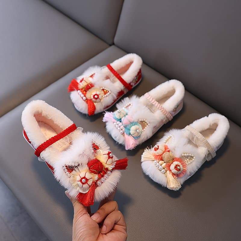 Winter Girls' Hanfu Shoes, Fleece-Lined Cotton Shoes, Embroidered Chinese-Style Horse-Face Skirt Shoes, Children's Handmade Tiger Head Shoes, New Year Shoes