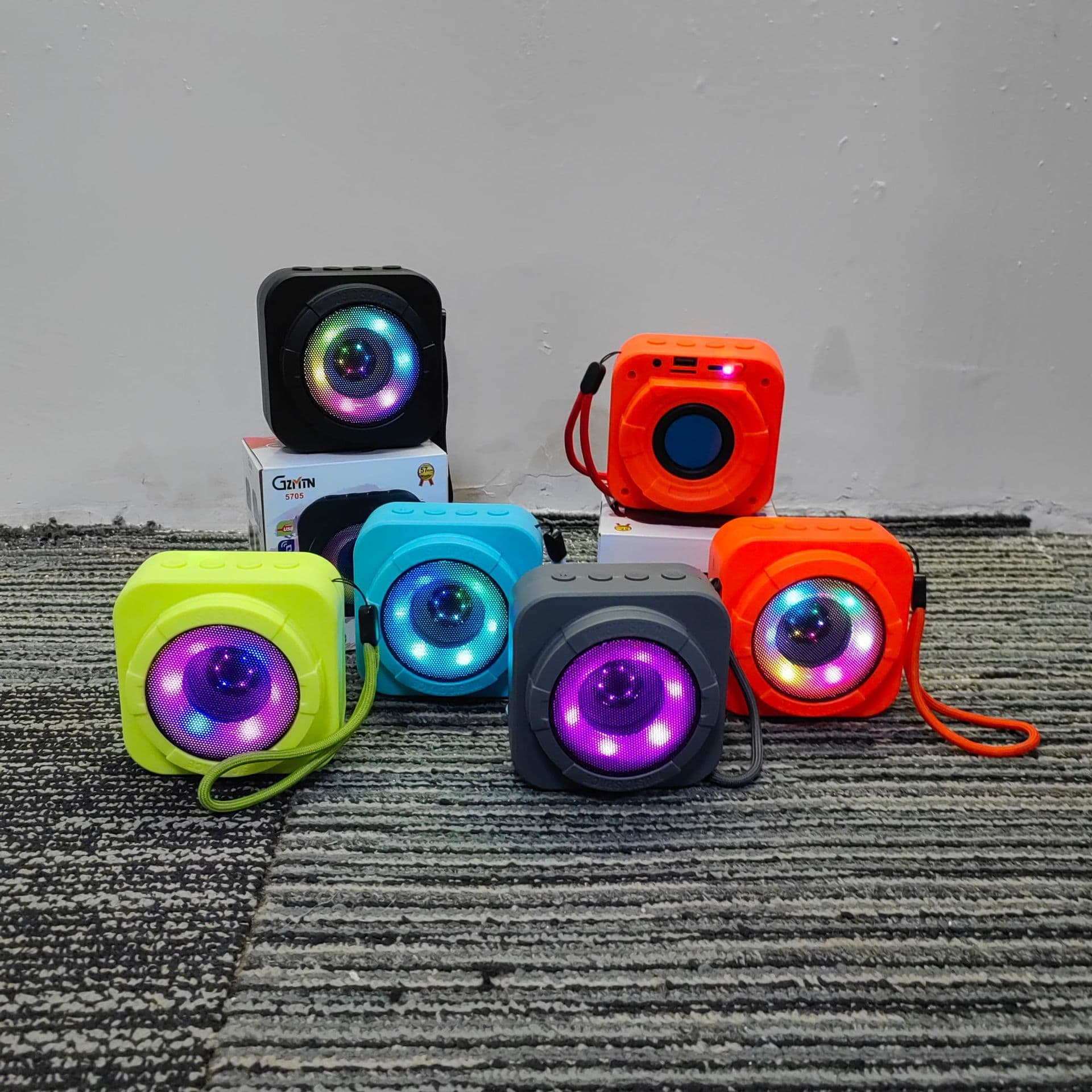 Factory Private Mold New 5705 Wireless Bluetooth Speaker Mini Portable Outdoor RGB Colorful Card Audio