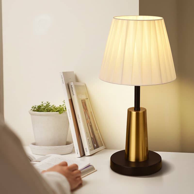 Nordic Decorative Bedroom Table Lamp, American Modern Simple Home Warm Creative Remote Control Ins Style Girl Nightstand Lamp
