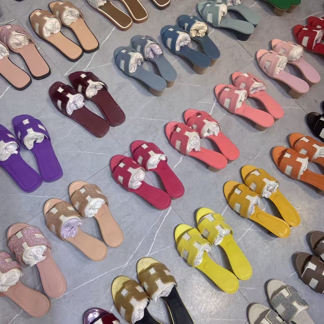 Cross-Border Direct Supply of New Slippers in All Colors and Sizes, Women's Slippers with Sheepskin Pattern, Patent Leather, Full-Coverage, Chunky Heel Slippers