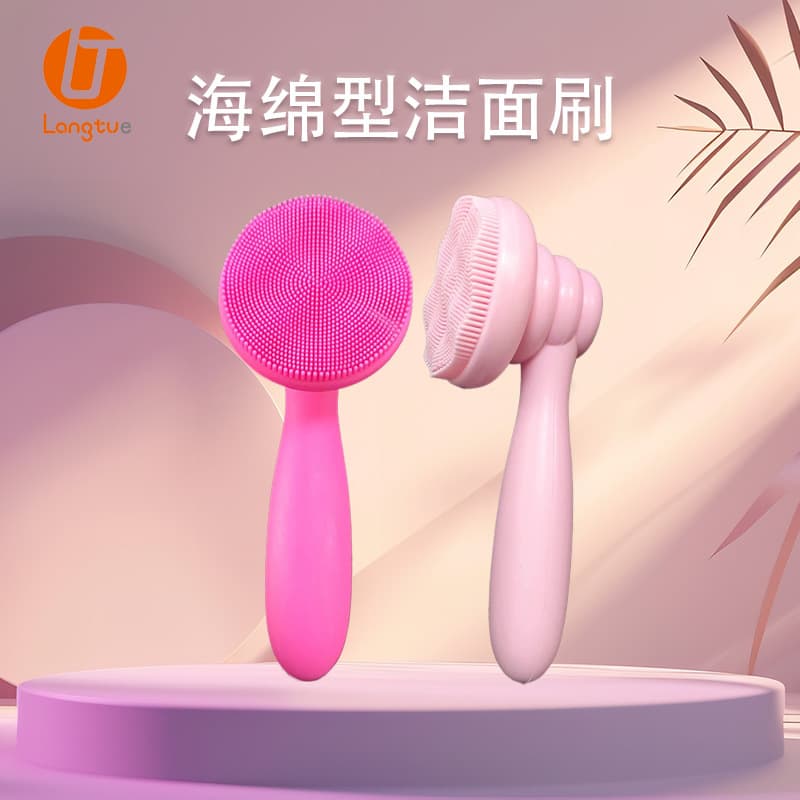 Specialized facial cleansing brush with soft bristles, silicone, manual for deep pore cleansing, blackhead removal, and more for men and women.