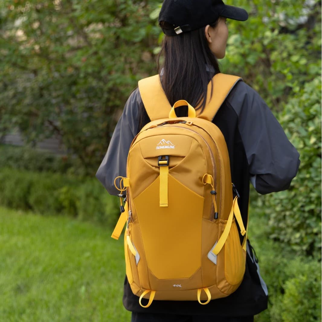 Lightweight Large Capacity Backpack for Men and Women Outdoor Travel Hiking Backpack Student School Bag Computer Bag Japanese School Style