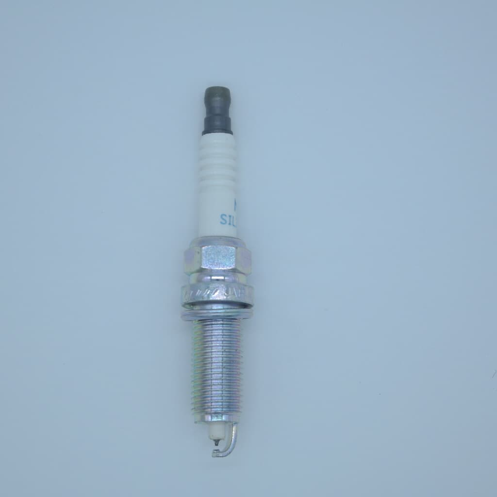 Factory direct sales car spark plug SILFR6C-11 Subaru spark plug 22401-AA781 suitable for Outback