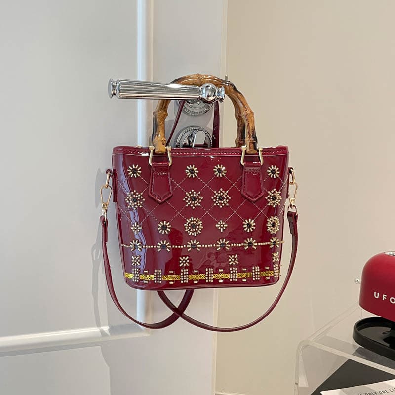 Cross-border stylish diamond-quilted handbag, niche luxury rivet Lady Dior bag, elegant commuting shoulder crossbody bag