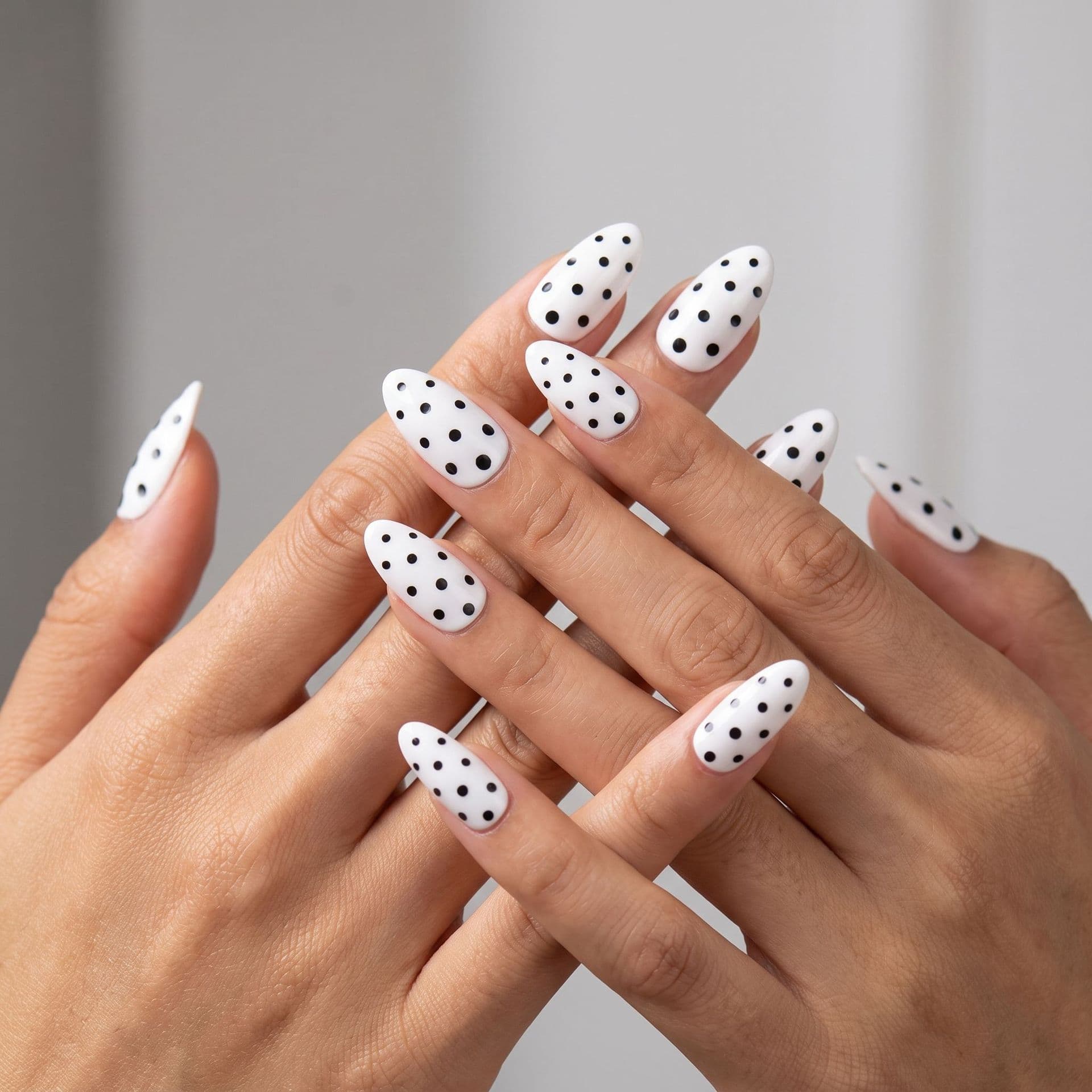New Press-On Nails White Water Pure Desire Commute Black White Dot Nail Tips Black Polka Dot Fake Nails